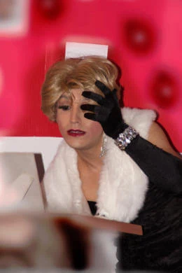 Floo bei der Nummer Roxanne